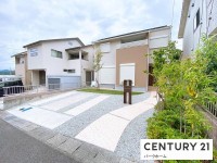 駐車2台可！3LDKのオール電化住宅！長期優良住宅！制振装置付き！
太陽光発電システム5.94kW搭載！耐震等級3取得！