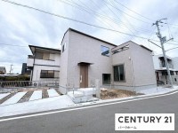 駐車2台可！JR守山駅歩17分！ＺＥＨ水準省エネ住宅！
耐震等級3取得！オール電化住宅！太陽光発電7.83KW搭載！上部吹抜で開放感のあるＬＤＫ
