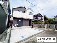 並列駐車2台可！耐震等級3取得！断熱等級6取得！長期優良住宅！
夏涼しく冬暖かい家！スマートキー！フラット35S利用可














