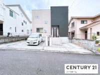 駐車3台可！広々としたＬＤＫ約22帖！太陽光発電！2017年築の築浅物件で設備充実