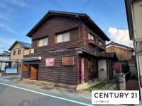JR南草津駅歩14分！無垢材を多用した和風の家！土地50.36坪！
吹抜・ロフト・、薪ストーブ有！前面7ｍ道路に面した住まい
