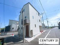 JR守山駅前歩10分！角地！南西向きにつき、日当たり・通風良好！
周辺環境も良好で、生活に便利な立地となっています。
