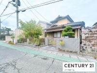 二方道路の平坦地！南東向き採光・通風良好！開放感ある4ＤＫ！
前面5.5ｍ道路で車の出し入れスムーズ！空家につき即内覧可