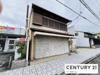 建築条件無！京阪唐橋前駅7分！バス道りに面しています！南西向きで日当たり良好！お好きなハウスメーカー、工務店で建築できます！

