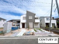 長期優良住宅！ZEH住宅！耐震等級３制振装置！並列駐車2台可！太陽光・蓄電池！基礎断熱で床暖房いらずのオール電化住宅です♪