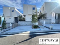 新規大型分譲地内！関電SOSホームセキュリティ！オール電化住宅！
二つのウッドデッキが暮らしに多様性をもたらします
