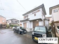 2025年内外装リフォーム済！駐車3台可！南西角地につき陽当たり良好！内装クロス貼替済み！全居室6帖以上のゆったりとした間取り！コンビニ徒歩3分です！