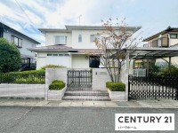 JR守山駅歩18分！全居室6帖以上の5ＬＤＫ＋書斎！カウンターキッチン！
各階にトイレ有！スーパー、コンビニ等近く生活至便！