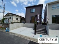 JR南草津駅徒歩17分！オール電化！駐車2台可！南西向き！前道6ｍ！商業施設等近く生活至便！