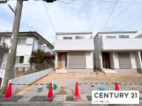 ＺＥＨ水準省エネ住宅！JR草津駅徒歩22分！並列駐車2台可！前道広くお車の出し入れ楽々！南西向きにつき陽当り良好！