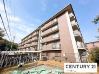 滋賀県草津市を中心とした不動産売買のセンチュリー21 パークホーム｜スタッフのオススメ物件や、オープンハウス・現地説明会など最新情報をお届け 2025年10月全室クロス張替完了！水回りリフォーム済！ペット飼育可！南向き！瀬田川眺望可能！