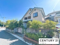 駐車4台以上可能！1Fに店舗スぺ―ス有！敷地ゆったり107.21坪！平坦地！広い屋根裏収納有！