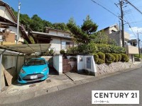 パナホーム施工の家！軽量鉄骨造2階建て！敷地広々105.27坪！閑静な住宅街！広いお庭でガーデニングやＢＢＱ！