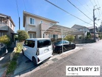 駐車3台可！オール電化住宅！
和室とつながる広々5ＬＤＫ！土地61.1坪の角地