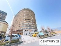 琵琶湖に隣接したリゾートマンション！15階建ての4階部分！カウンターキッチン！リビング続きの和室あり！