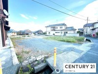 建築条件無！敷地広々65坪以上！周辺は交通量が少なく閑静な住宅地！
生活に便利な住環境！お好きなハウスメーカー・工務店で建築できます

