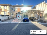 一条工務店施工の家！駐車2台可！オール電化！ソーラーパネル葺き！収納充実！スーパー徒歩7分！