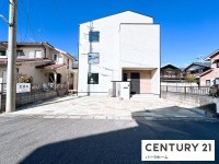 滋賀県草津市を中心とした不動産売買のセンチュリー21 パークホーム｜スタッフのオススメ物件や、オープンハウス・現地説明会など最新情報をお届け 駐車4台可！JR守山駅歩8分！オール電化住宅！上部吹抜で開放感のあるＬＤＫ！
中2階・大きなロフトが魅力です！生活に便利な住環境


