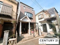 JR膳所駅歩9分！1階洋室にシアタールーム有！
2面採光なので、日差しを取り入れ各お部屋の空間がより広く感じられます


