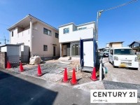 駐車2台可！ＺＥＨ水準省エネ住宅！南西向き！小学校近く！リビングに嬉しい収納付！