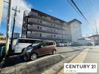 滋賀県草津市を中心とした不動産売買のセンチュリー21 パークホーム｜スタッフのオススメ物件や、オープンハウス・現地説明会など最新情報をお届け リフォーム履歴あり！最上階！草津駅歩16分！日当・通風・眺望良好！スーパーやコンビニ・ドラッグストアが全て徒歩圏内でとても便利！