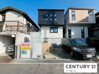 並列駐車2台可！京阪唐橋前駅歩17分！ロフト付！設備・収納充実！前道約6ｍ！閑静な住宅街！