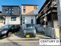 並列駐車2台可！京阪唐橋前駅歩17分！設備・収納充実！前道約6ｍ！閑静な住宅街！