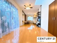 駐車2台可！JR守山駅前歩20分！オール電化住宅！土地50坪！角地！
上部吹抜で開放感のあるＬＤＫ！買い物施設が充実の便利な住環境

