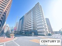 滋賀県草津市を中心とした不動産売買のセンチュリー21 パークホーム｜スタッフのオススメ物件や、オープンハウス・現地説明会など最新情報をお届け JR南草津駅歩3分！ペット飼育可！南西向きバルコニー！2026年01月リフォーム済！
リビングに床暖房！浴室乾燥機！ファミリークローク付　




