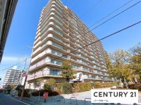 滋賀県草津市を中心とした不動産売買のセンチュリー21 パークホーム｜スタッフのオススメ物件や、オープンハウス・現地説明会など最新情報をお届け 15階建ての10階部分！三方角部屋！南東向き！日当たり通風良好！浴室に窓有！
