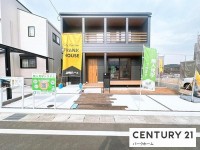 滋賀県草津市を中心とした不動産売買のセンチュリー21 パークホーム｜スタッフのオススメ物件や、オープンハウス・現地説明会など最新情報をお届け 駐車2台可！新規大型分譲地内！リビング吹抜け！
関電SOSホームセキュリティ！オール電化！
