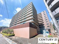 滋賀県草津市を中心とした不動産売買のセンチュリー21 パークホーム｜スタッフのオススメ物件や、オープンハウス・現地説明会など最新情報をお届け 京阪びわ湖浜大津駅歩7分！下階住戸なし！北東角住戸！L字バルコニー！
浴室に窓あり！勝手口あり！浴室暖房乾燥機！2022年12月リフォーム済