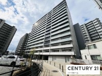 滋賀県草津市を中心とした不動産売買のセンチュリー21 パークホーム｜スタッフのオススメ物件や、オープンハウス・現地説明会など最新情報をお届け JR守山駅歩3分！ペットと一緒に快適新生活をスタート！南東向きバルコニー！
リビングに床暖房！施設や設備の整ったエリアで、快適な生活を送れます！14階部分



