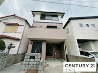 滋賀県草津市を中心とした不動産売買のセンチュリー21 パークホーム｜スタッフのオススメ物件や、オープンハウス・現地説明会など最新情報をお届け 令和7年11月 内外装フルリノベーション完了！JR草津駅徒歩13分！木造3階建て！空室につき即御引き渡し可！