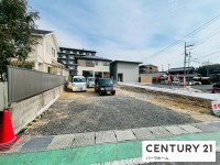 滋賀県草津市を中心とした不動産売買のセンチュリー21 パークホーム｜スタッフのオススメ物件や、オープンハウス・現地説明会など最新情報をお届け 建築条件無！お好きなハウスメーカー・工務店で建築できます！
平坦な住宅地で、通風も良く快適な暮らしを実現します




