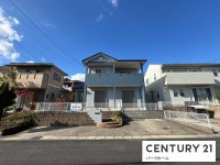 滋賀県草津市を中心とした不動産売買のセンチュリー21 パークホーム｜スタッフのオススメ物件や、オープンハウス・現地説明会など最新情報をお届け 2026年1月 内外装リフォーム！駐車3台可！オール電化！土地56.6坪！南東向き！全居室6帖以上！
