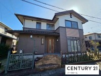 滋賀県草津市を中心とした不動産売買のセンチュリー21 パークホーム｜スタッフのオススメ物件や、オープンハウス・現地説明会など最新情報をお届け 駐車2台可！大和ハウス工業施工の家！角地！南向き・全室2面採光！外壁塗装済！
庭10坪以上！家事動線に配慮されたＬ字型キッチン！広々としたＬＤＫ約24帖
