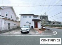 滋賀県草津市を中心とした不動産売買のセンチュリー21 パークホーム｜スタッフのオススメ物件や、オープンハウス・現地説明会など最新情報をお届け 並列駐車3台可！角地！玄関に土間収納有！カウンターキッチン！南向きバルコニー！