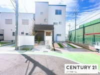 滋賀県草津市を中心とした不動産売買のセンチュリー21 パークホーム｜スタッフのオススメ物件や、オープンハウス・現地説明会など最新情報をお届け 駐車2台可！JR草津駅歩18分！オール電化住宅！太陽光発電7.2KW搭載！
エコキュート！耐震等級3取得！フラット35S利用可