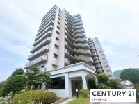 滋賀県草津市を中心とした不動産売買のセンチュリー21 パークホーム｜スタッフのオススメ物件や、オープンハウス・現地説明会など最新情報をお届け 瀬田川の眺望良好！南東角住戸！陽当たり通風良好！リビング続きの和室！来客用駐車場あり！




