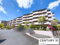 滋賀県草津市を中心とした不動産売買のセンチュリー21 パークホーム｜スタッフのオススメ物件や、オープンハウス・現地説明会など最新情報をお届け オール電化！ペット飼育可！フルリノベーション済！
南西向き・日当たり良好！1階部分で専用庭付
