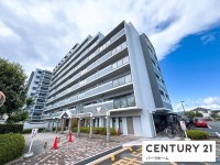 滋賀県草津市を中心とした不動産売買のセンチュリー21 パークホーム｜スタッフのオススメ物件や、オープンハウス・現地説明会など最新情報をお届け JR草津駅徒歩15分！9階建ての4階部分！南東向き！全居室収納！リビング続きの和室有！
