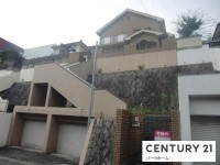 滋賀県草津市を中心とした不動産売買のセンチュリー21 パークホーム｜スタッフのオススメ物件や、オープンハウス・現地説明会など最新情報をお届け 駐車2台可！琵琶湖眺望！高台につき眺望良好！土地75.65坪！全居室6帖以上！小屋裏収納有り！