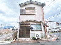 滋賀県草津市を中心とした不動産売買のセンチュリー21 パークホーム｜スタッフのオススメ物件や、オープンハウス・現地説明会など最新情報をお届け 駐車4台可！角地！エアコン1基設置！令和7年5月：1階和室サッシ交換済！陽当たり通風良好！