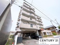 滋賀県草津市を中心とした不動産売買のセンチュリー21 パークホーム｜スタッフのオススメ物件や、オープンハウス・現地説明会など最新情報をお届け 駐車場1台継承可！2026年03月リフォーム済
クロス・クッションフロア・カーペット・畳・扉一部補修・トイレ便器新設