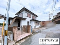 滋賀県草津市を中心とした不動産売買のセンチュリー21 パークホーム｜スタッフのオススメ物件や、オープンハウス・現地説明会など最新情報をお届け 駐車2台可！京阪粟津駅歩17分！土地60.31坪！地下1階～2階建！大家族でも◎

