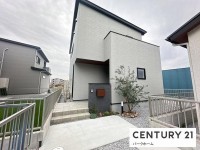 滋賀県草津市を中心とした不動産売買のセンチュリー21 パークホーム｜スタッフのオススメ物件や、オープンハウス・現地説明会など最新情報をお届け 駐車２台可！長期優良住宅認定！オール電化！家族のコミュニケーションが増えるリビング階段！外構照明込価格！