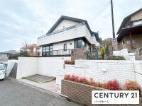 滋賀県草津市を中心とした不動産売買のセンチュリー21 パークホーム｜スタッフのオススメ物件や、オープンハウス・現地説明会など最新情報をお届け 駐車2台可！JR膳所駅徒歩18分！敷地約98坪！広々回りバルコニー！高台につき眺望良好！