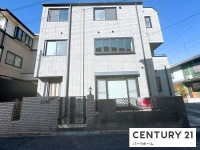 滋賀県草津市を中心とした不動産売買のセンチュリー21 パークホーム｜スタッフのオススメ物件や、オープンハウス・現地説明会など最新情報をお届け JR南草津駅徒歩3分！駐車3台可！南向き角地！鉄骨造3階建！ミニキッチン付き！二世帯住宅としても◎