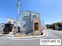 滋賀県草津市を中心とした不動産売買のセンチュリー21 パークホーム｜スタッフのオススメ物件や、オープンハウス・現地説明会など最新情報をお届け 長期優良住宅！ＺＥＨ水準省エネ住宅！耐震等級3取得！
駐車2台可！オール電化！太陽光＆蓄電池！